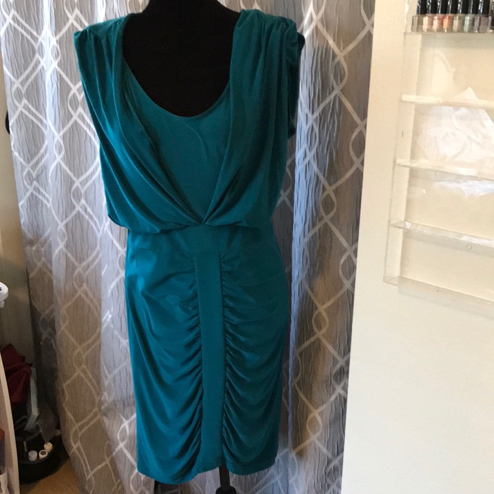 Adrianna Panell Designer teal dress size 4 new condition, very flattering on!